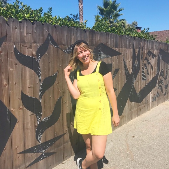 Meet your Posher, Stephanie - Picture 2 of 4